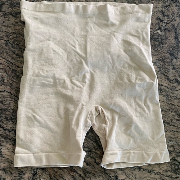 Maternity Shapewear - Picture 2 of 3